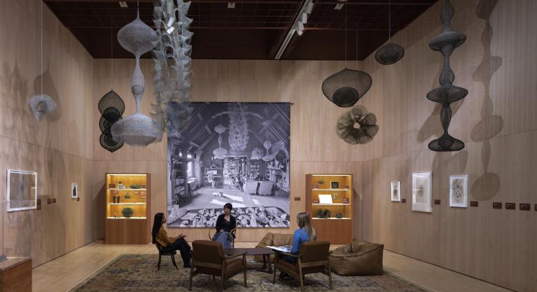 Ruth Asawa: Retrospective (installation view, SFMOMA); artwork: © 2025 Ruth Asawa Lanier, Inc., courtesy David Zwirner; backdrop photograph: © 2025 Rondal Partridge Archives; photo: Henrik Kam