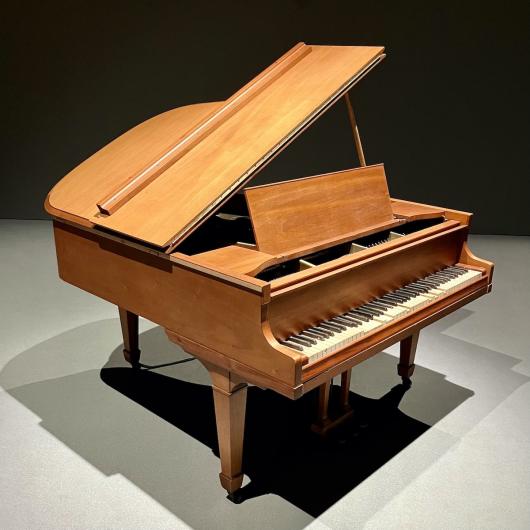 Nikita Gale, TEMPO RUBATO (STOLEN TIME), 2023–24. Modified player piano, audio, and LED lighting system.