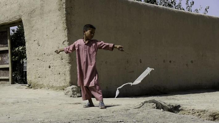 media:image:8b03642b-d858-41a9-9d6a-34fa7fb340de Still from Children's Games # 10 Papalote, 2011, © Francis Alÿs