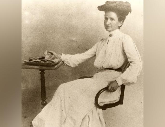 Harriet Ann Boyd Hawes in the late 19th century.