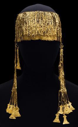 The “big diadem” from Hissarlik, Turkey. Made of solid gold, ca. 2400-2200 BCE. 50.8 cm in length, 26 cm across. Pushkin Museum, Moscow.