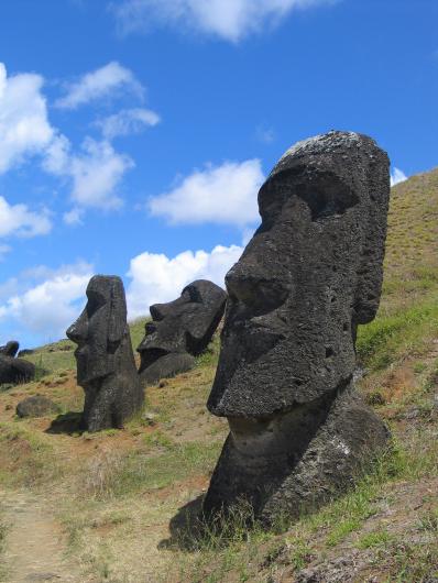 Moai, 1400 - 1650 AD. Rano Raraku, Rapa Nui. Photo by Aurbina. Wikimedia Commons.